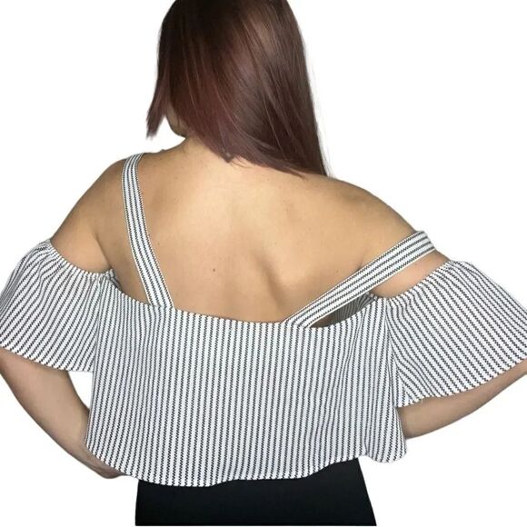 Leith Striped Cold Shoulder Lightweight top White & Black Small - Picture 5 of 5